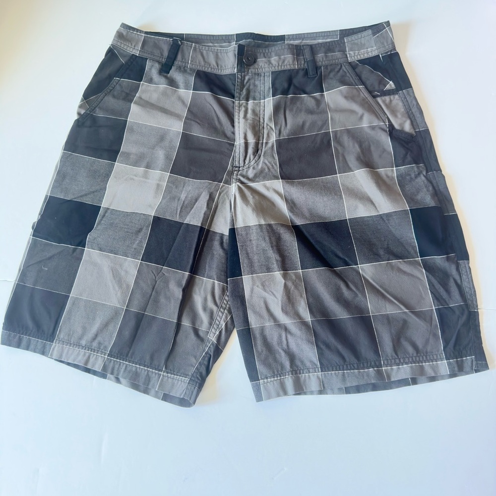 Lululemon Mens Shorts 36 Gray Checkered Kahuna Chino Casual travel beach sports